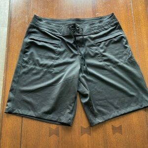 Leilani Women's Black  Bermuda‎ Swim Shorts size 12. 9.5” inseam.